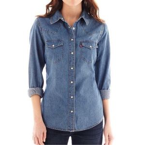 NWOT Levi’s denim shirt